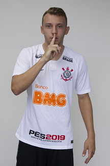 Carlos Augusto lateral esquerdo do Corinthians